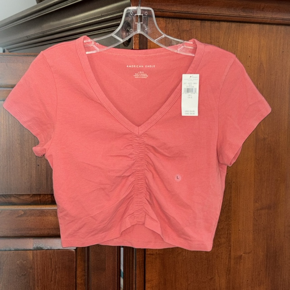 NWT American Eagle Cropped Ruched Front V-neck T-shirt
